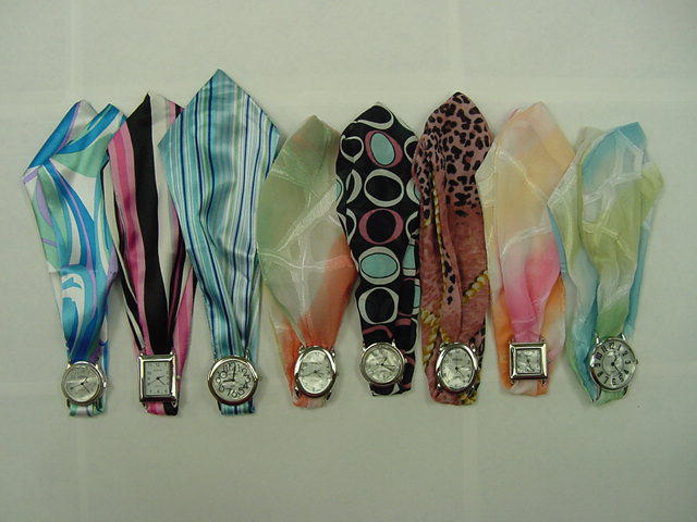25 Printed Scarf Watches