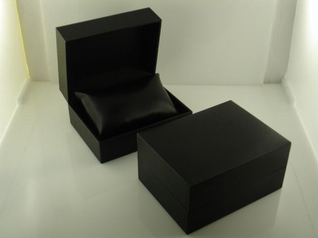 12 watch boxes for display or gift
